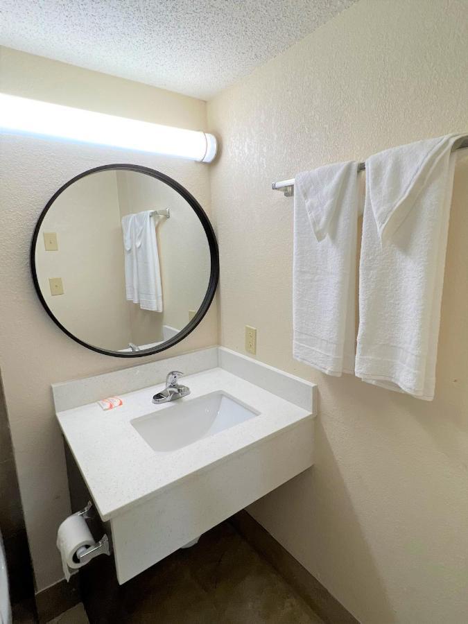 James River Inn & Suites Newport News Zewnętrze zdjęcie