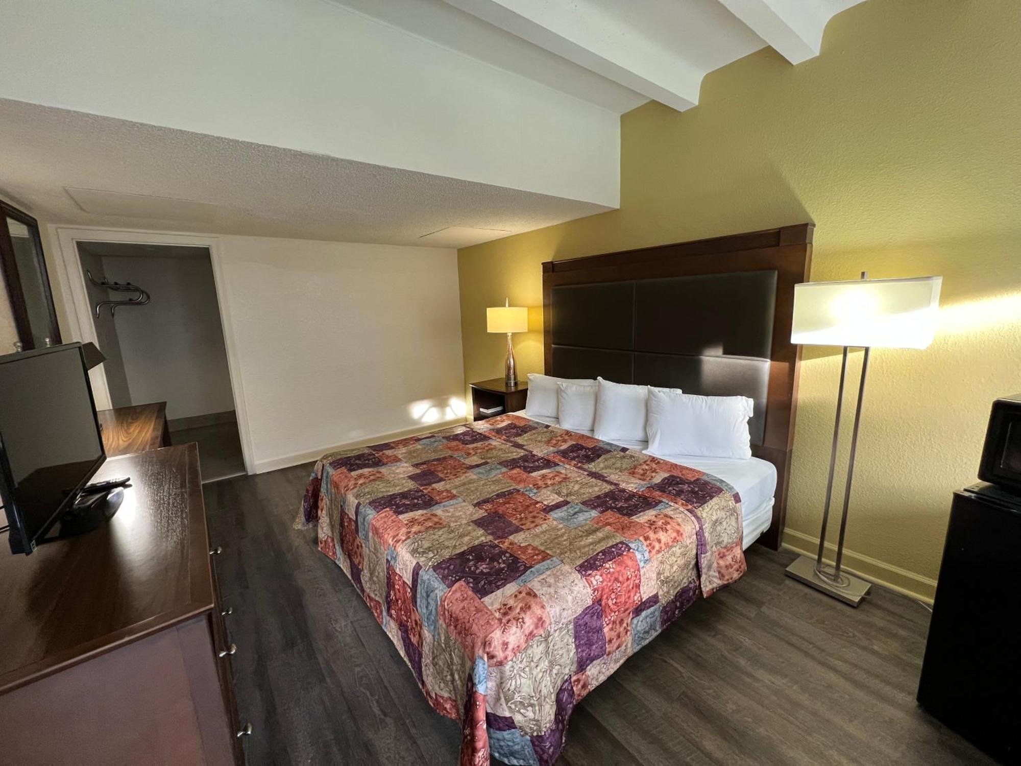 James River Inn & Suites Newport News Zewnętrze zdjęcie